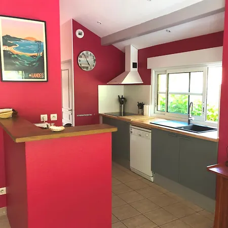 Avec Piscine Petanque Ping-pong Garage Pres Golf Villa