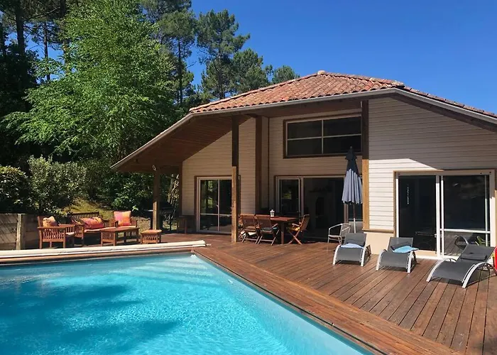 Avec Piscine Pétanque Ping-pong Garage Près Golf