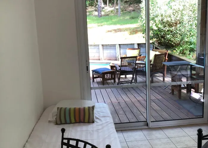 Avec Piscine Pétanque Ping-pong Garage Près Golf Villa